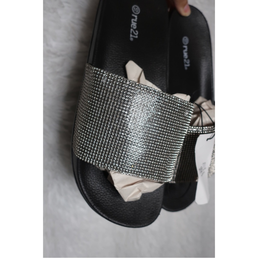 BLING SLIDES 💍 🛝 - Picture 3 of 3